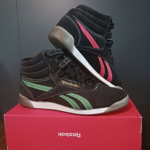 Reebok Freestyle Hi Top Sneakers Human Rights Now ! size 8.5 HQ4141